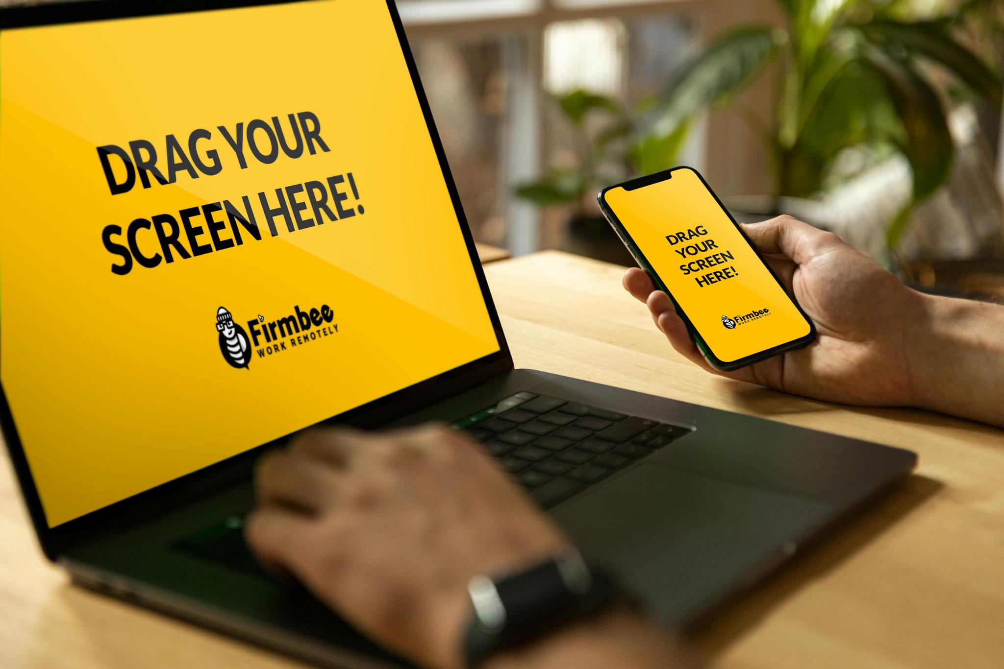 mockup display on laptop and smartphone for